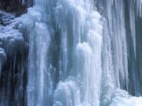 Phantasievolle Eisgebilde